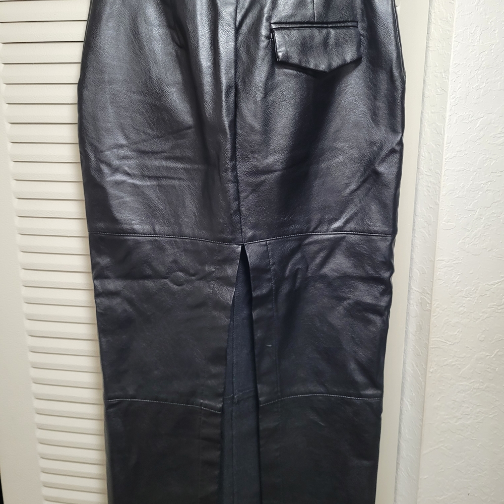 Forever 21 Black Faux Leather Skirt XS - Picture 2 of 4